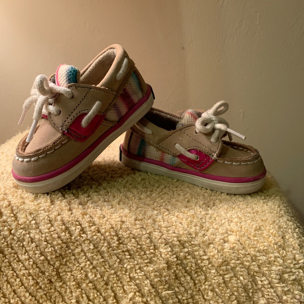 Shoes - Picture 2 of 4